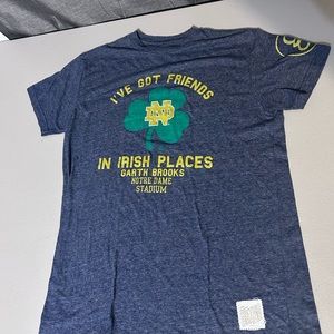 Garth brooks Norte Dame shirt retro brand
